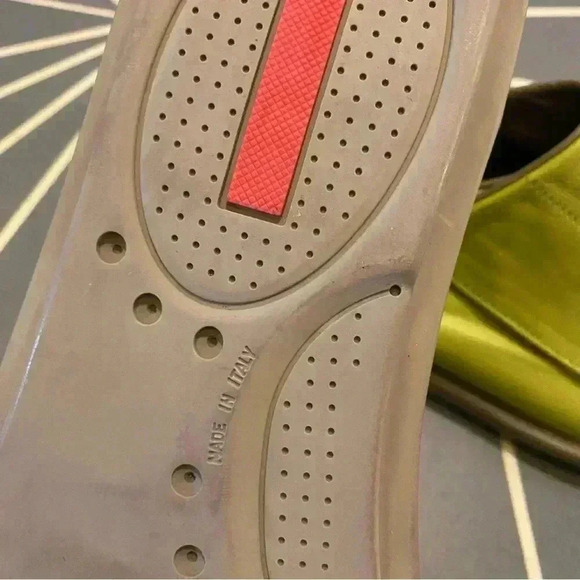 Vintage Prada loafers that look like bowling shoes - Picture 6 of 10